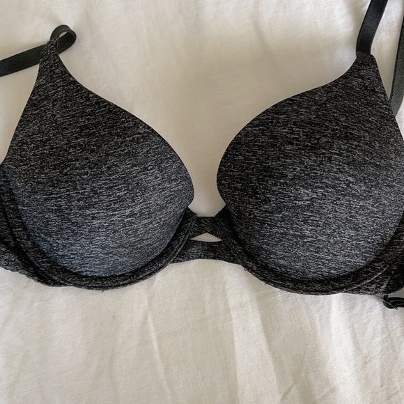 Victoria Secret Bra - Picture 6 of 6